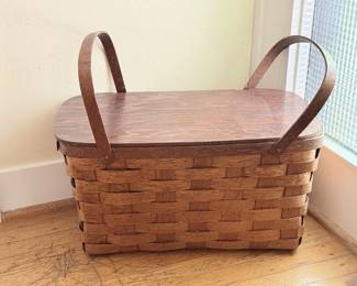 175 VintageBasketvillePicnicBasket