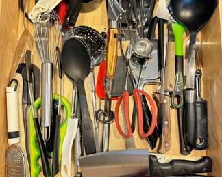  Kitchen Tools Lot #: 152