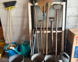 Yard tools 