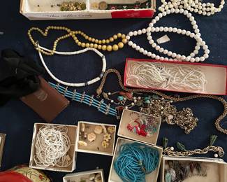 Costume jewelry 