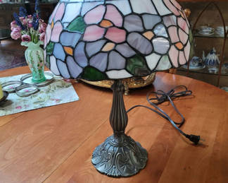 Lot 88: Stained Glass Floral Table Lamp