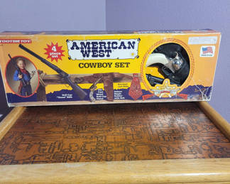 Lot 9: American West Cowboy Set