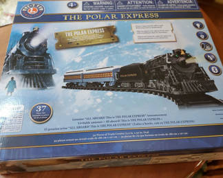 Lot 17: Lionel Polar Express Train With Bluetooth