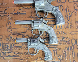 Lot 14: Kenton Antique Cap Guns. Set #1