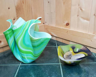 Lot 56: Glass Vase And Bowl