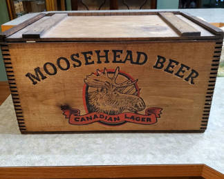 Lot 38: Moosehead Beer Box.