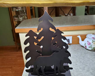 Lot 27: Metal Moose Lamp, 3D
