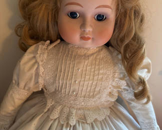 Lot 141: Limited Edition Doll in White Lace Dress
