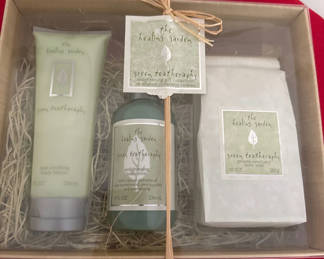 Lot 102: The Healing Garden Green Tea Therapy Gift Set