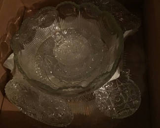 Lot 220: Crystal glass serving bowls and dishes