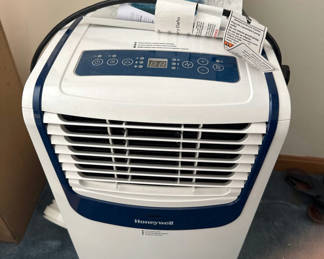 Lot 6: Honeywell portable air conditioner