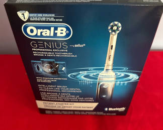 Lot 70: Oral-B Genius Rechargeable Electric Toothbrush