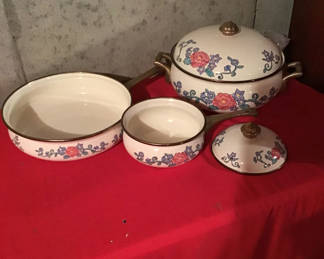 Lot 214: Floral ceramic casserole and serving set