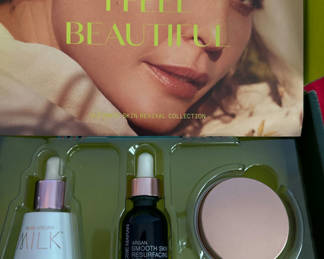 Lot 68: Josie Maran Argan skincare kit