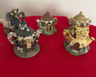 Lot 112: Lenox The Tea Garden Cottages figurine set