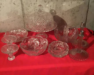 Lot 212: Crystal glassware set