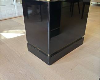DETAIL OF PEDESTAL OF DINING TABLE