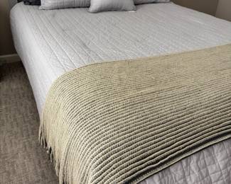 FULL SIZE BED