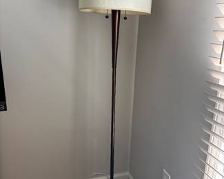 FLOOR LAMP