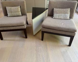 PAIR OF UPHOLSTERED CHAIRS