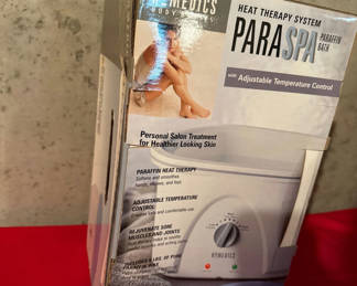 Lot 185: HoMedics ParaSpa paraffin wax bath