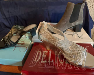 Lot 213: New 3 pairs of women’s shoes
