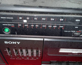 Lot 165: Sony boombox with cassette deck and dual speakers