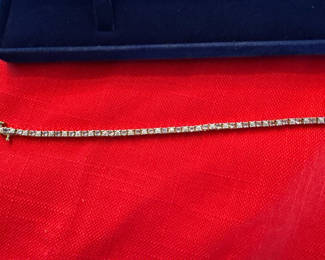 Lot 227: Tanzanite Diamond Tennis Bracelet