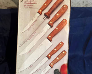 Lot 226: Wesley Forge 12-Piece Knife Set with Hardwood Block