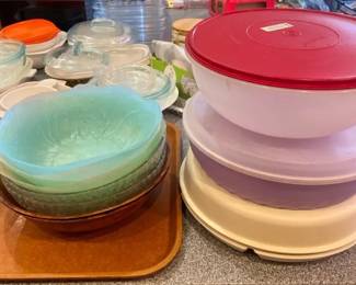 Bowls W Lids  Serving Tray