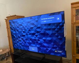  05 Super Sized Sony 85 TV With Remote