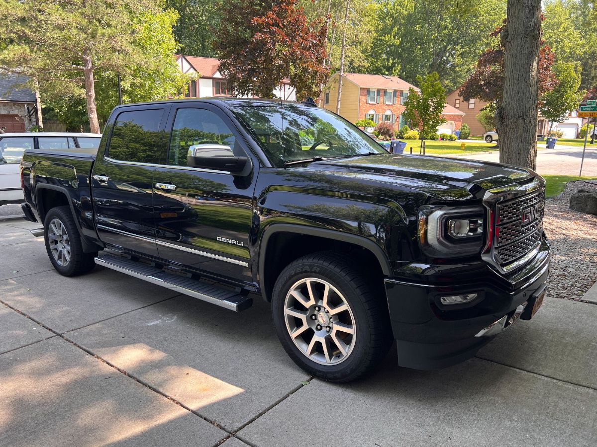 2018 GMC Sierra Denali Pickup Truck