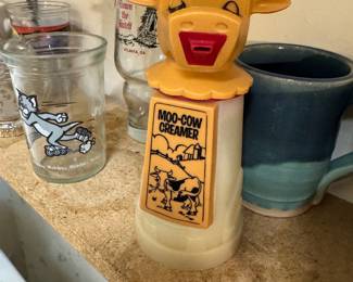 Moo milk dispenser