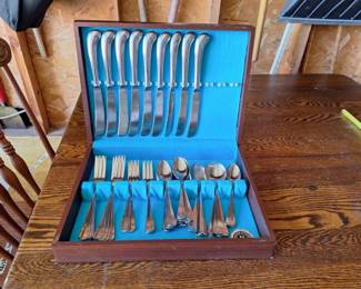 Leonard Stainless Flatware Set with Storage Chest