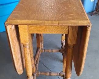 Oak DropLeaf Gateleg Dining Table
