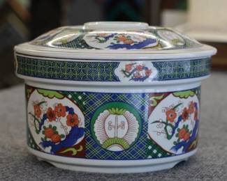 9114 - John Simmons Porcelain Dish 2.5 Qt (Description): 9 X 5