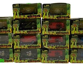 1031 - 14pc Lot Street Whipz 1/87 Scale Die Cast Vans (Description): A lot of fourteen Street Whipz 1/87 scale die  cast vans. The collection includes various  models in their original packaging.