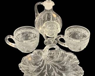 5860 - 5 Assorted Glass Items