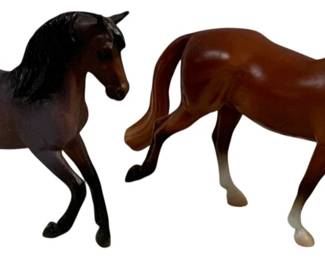 1731 - Breyer 2 Pc Horses - 3 x 3 x 1