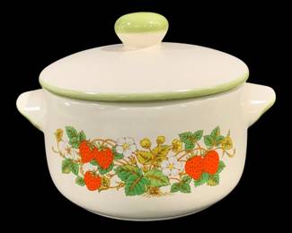 6820 - Vintage Oven Proof Covered Dish - 6.5 x 8.5