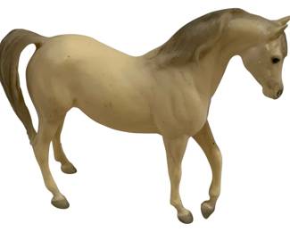 1814 - Breyer Arabian Mare - 7.5 x 2 x 6.5
