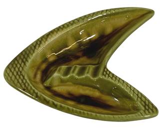 5533 - Mid-Century California Pottery Ashtray (Description): 10 x 8
