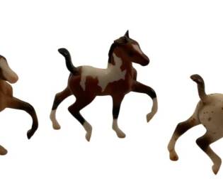 1830 - 3 Breyer Trotting Foals - 2.5 x 2.5 x 1