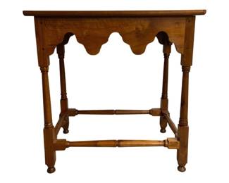 7553 - Vintage Tavern Tea Table - 29 x 29 x 18 (Description): With 2 pull out leaves