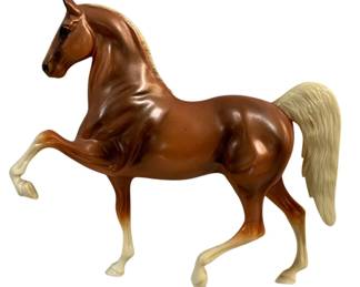 1745 - Breyer Chestnut Mustang - 9 x 8 x 2