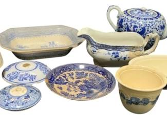 1845 - Assorted Blue and White Items