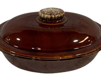 5873 - Hull Pottery Covered Dish - 10 x 8 x 6