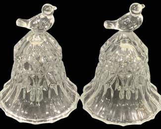 5831 - 2 Pc Set Hofbauer "The Byrdes" Crystal Bells (Description): 3.75 inches tall
