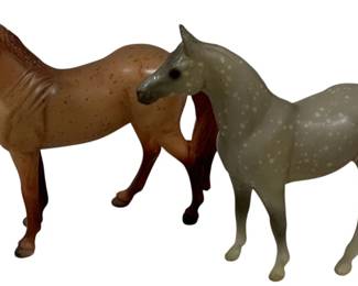 1841 - 2 Breyer - Swaps and Standing Stock Horse (Description): 3 x 3 x 1
