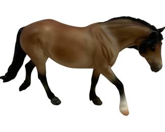 1763 - Breyer Spirit Stallion of the Cimarron (Description): 8 x 4 x 2